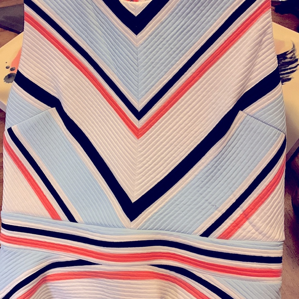 Dress - Picture 4 of 4